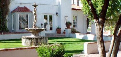 Maricopa Manor B&B Inn Финикс Екстериор снимка